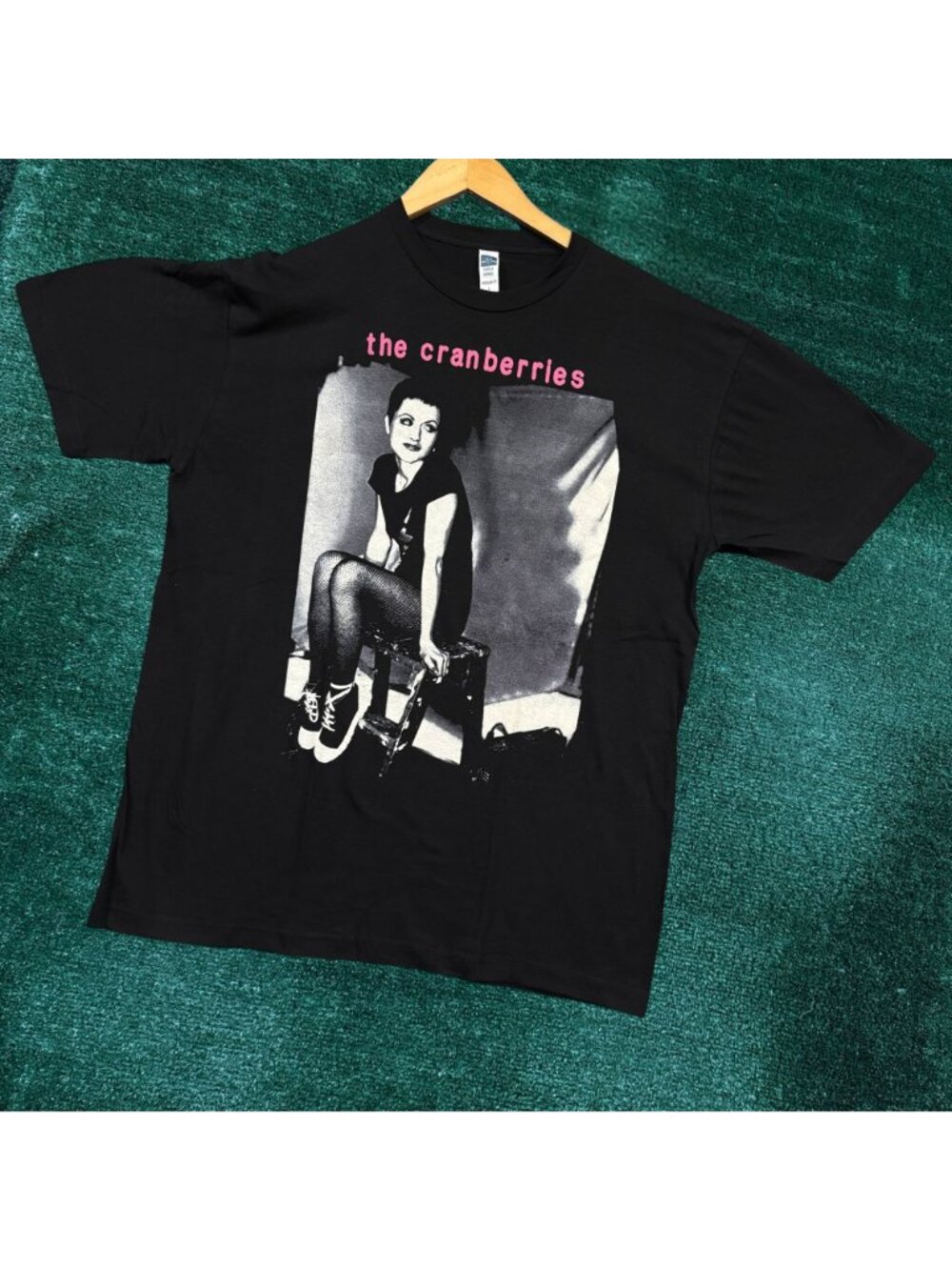 The Cranberries Remembering Dolores Rock Band T-Shirt Size Large - Picture 3 of 4